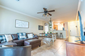 Big 4BR by Disney – 2 Pools, Patio, 2 Suites, W/D